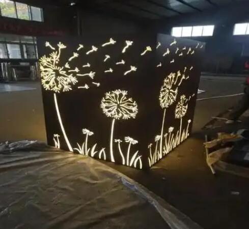 青冈耐候钢灯箱